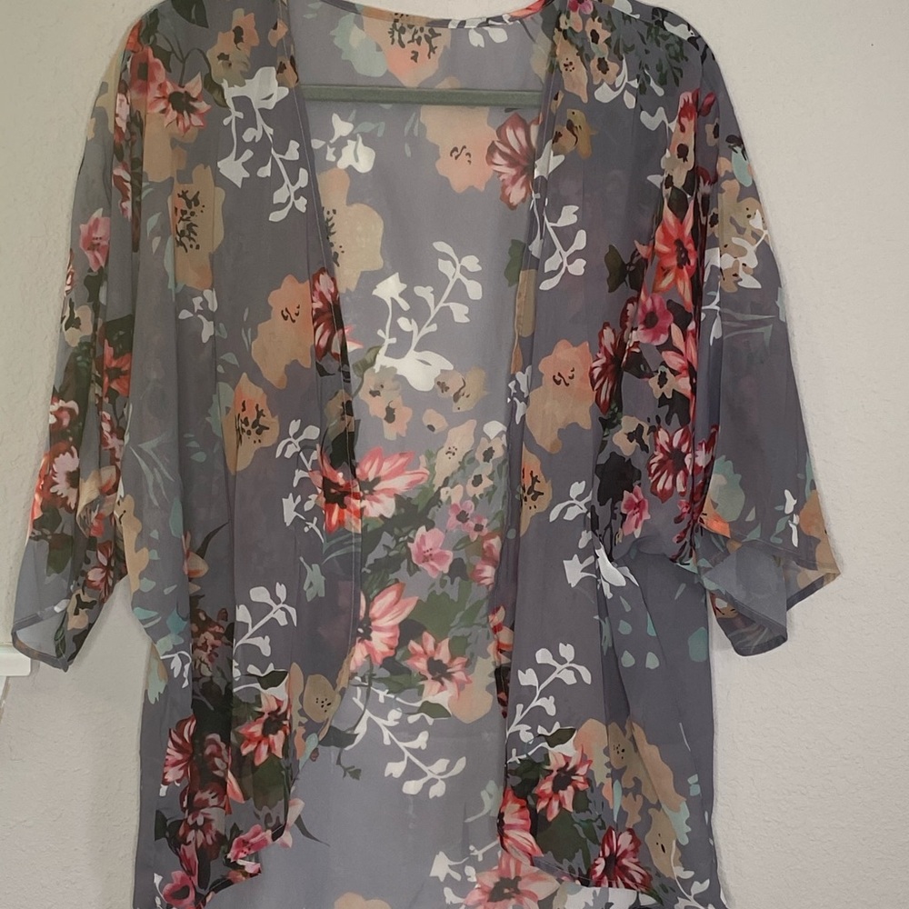 Short sleeve cover-up blouse